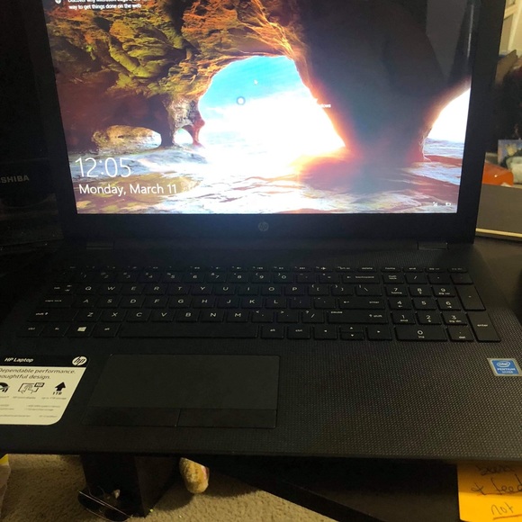 Hp touchscreen laptop - Picture 2 of 2